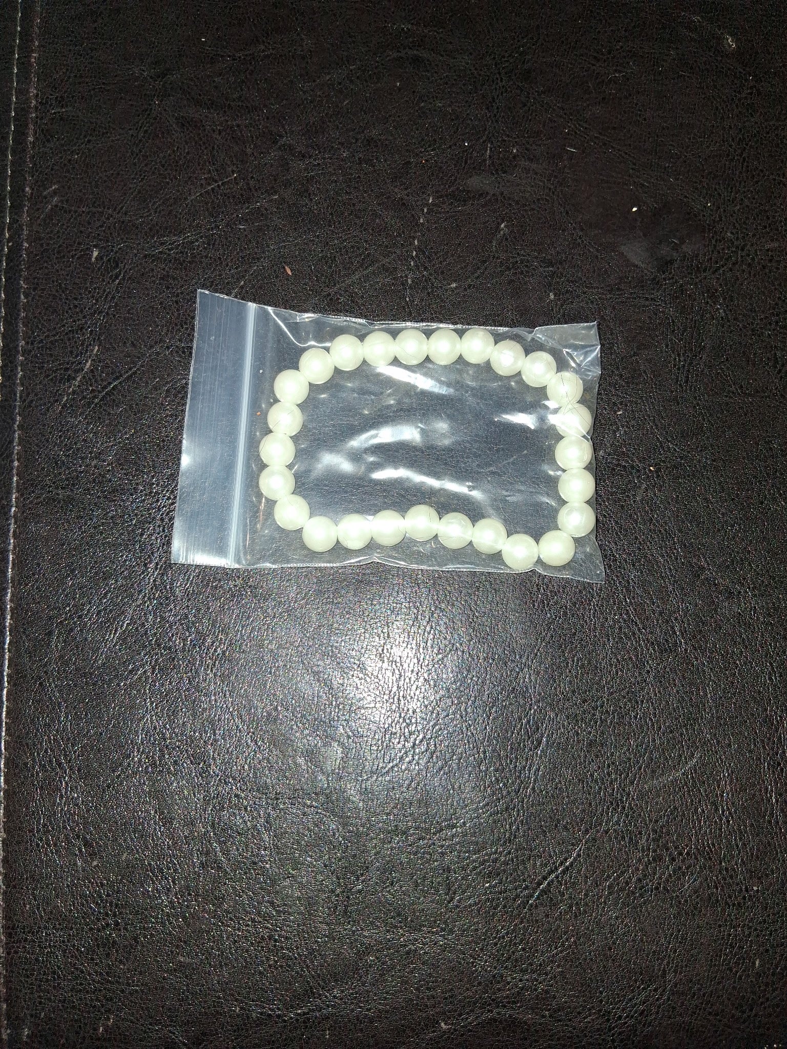 White pearl bracelet